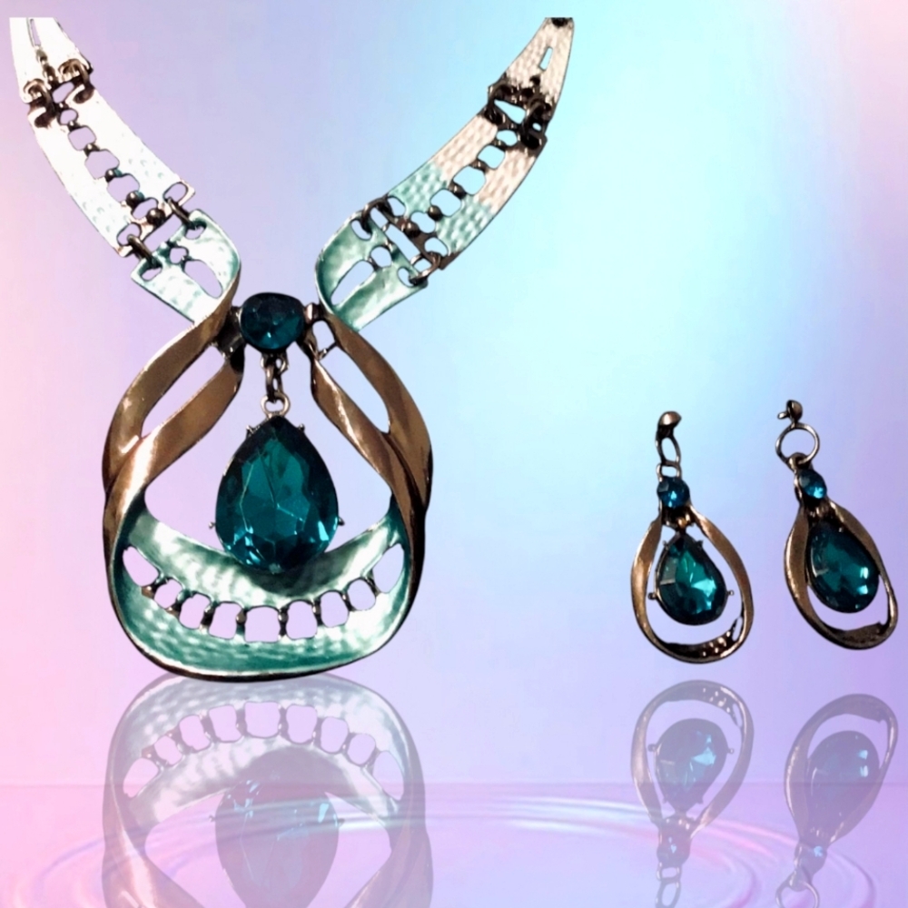 Necklace and Earrings aquamarine Dazzling Color set NIB